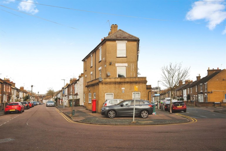 HERTFORD HOUSE, Sutton Road REDUCED AND CHAINFREE