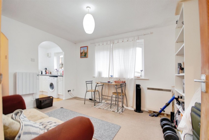 Images for CHISWELL COURT, REDUCED & CHAIN FREE