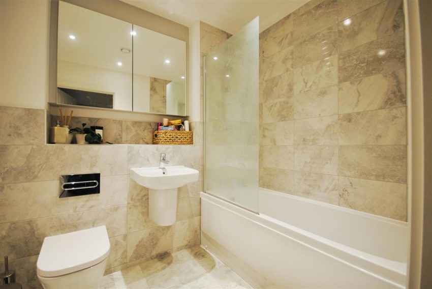 Images for THURLOWS COURT - Chain Free
