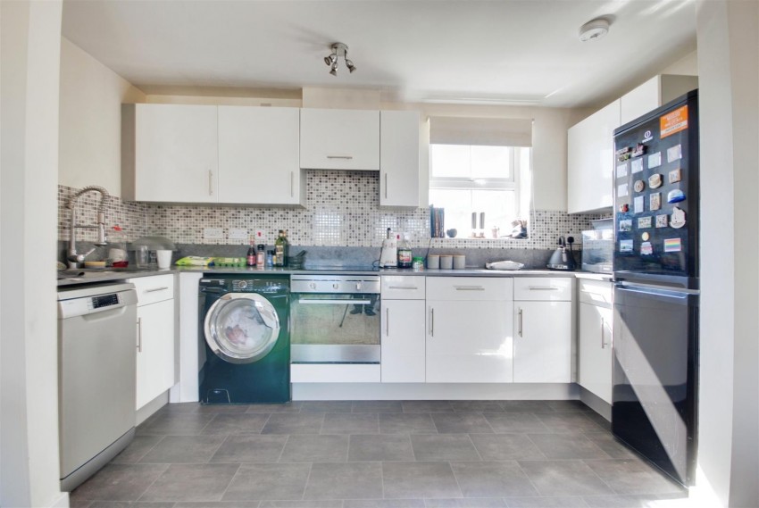 Images for Harvest End, Garston, Watford