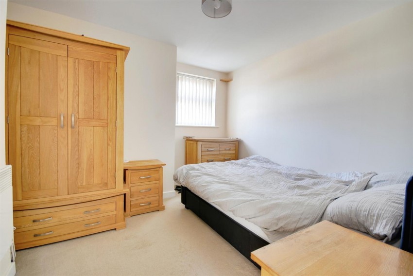 Images for Harvest End, Garston, Watford