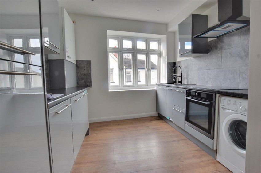Images for Whippendell Road