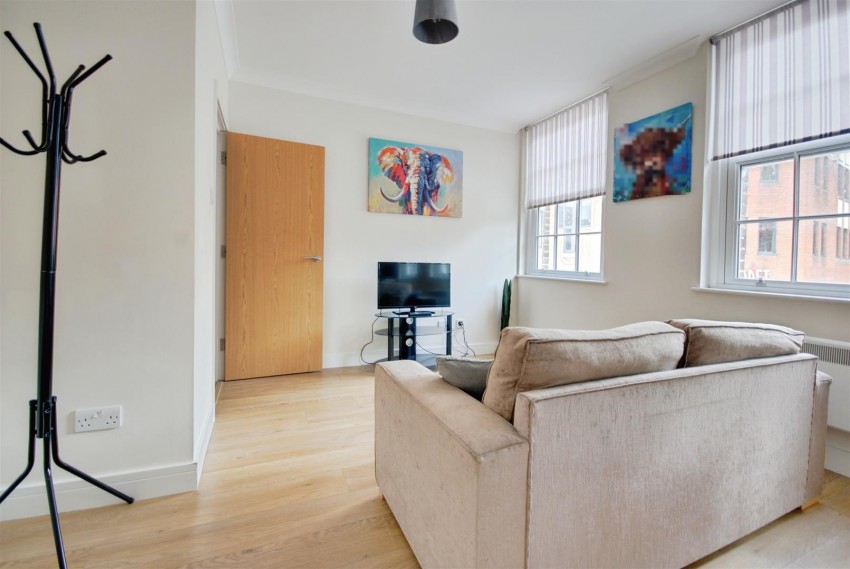 Images for 38 High Street, Watford