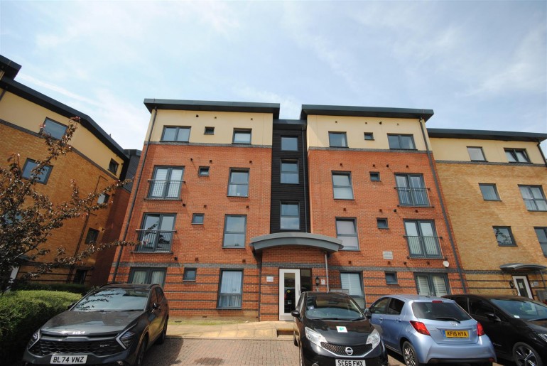 Raven Close, Watford