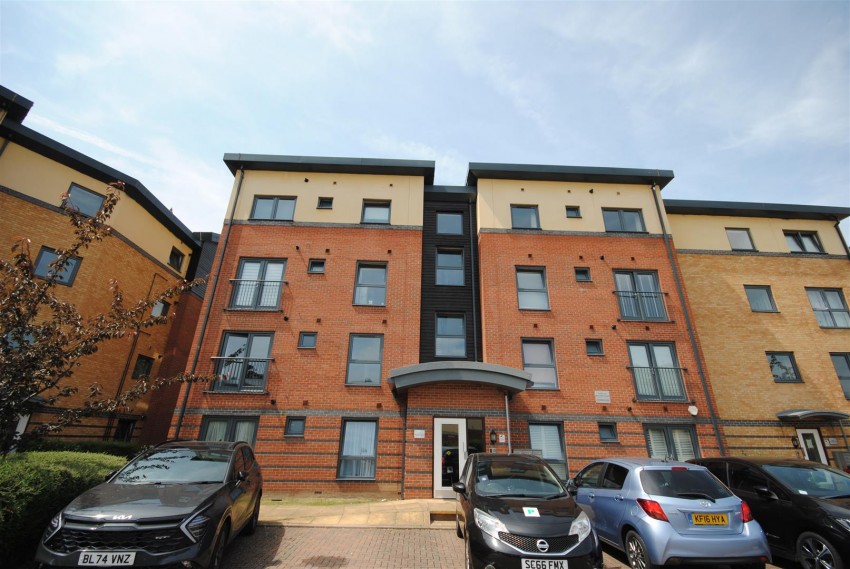 Images for Raven Close, Watford