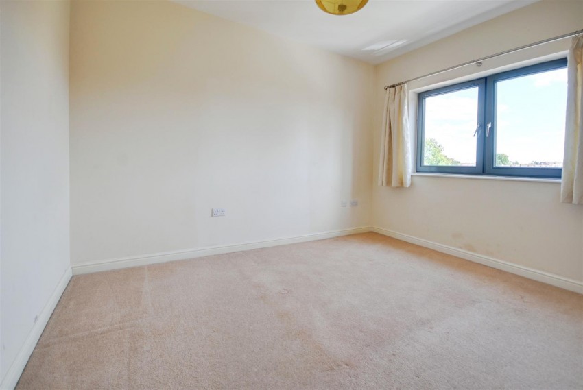 Images for Raven Close, Watford