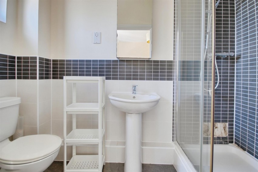 Images for Raven Close, Watford