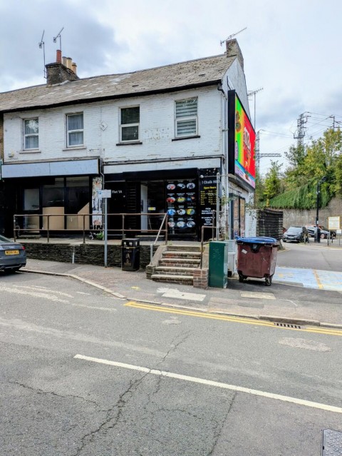 View Full Details for Chalk Hill, Bushey, Watford