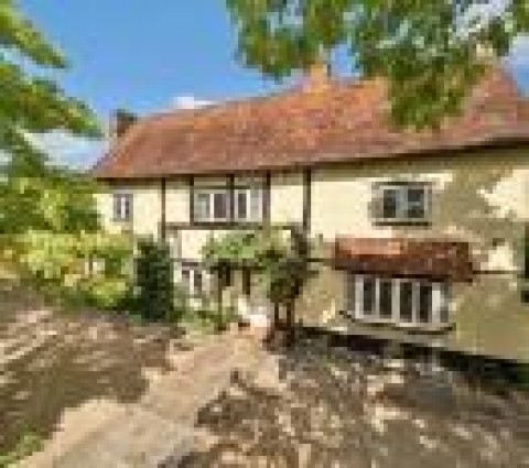 View Full Details for Heathrow Cottages, 34 Oaks Road, Stanwell Village, Staines-Upon-Thames