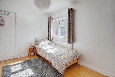 View Full Details for The Queens Drive, Mill End