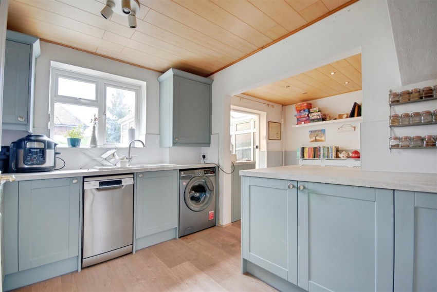 Images for The Queens Drive, Mill End