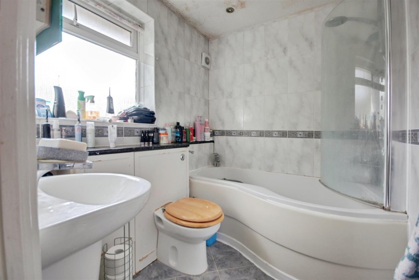 Images for Bramleas, Watford