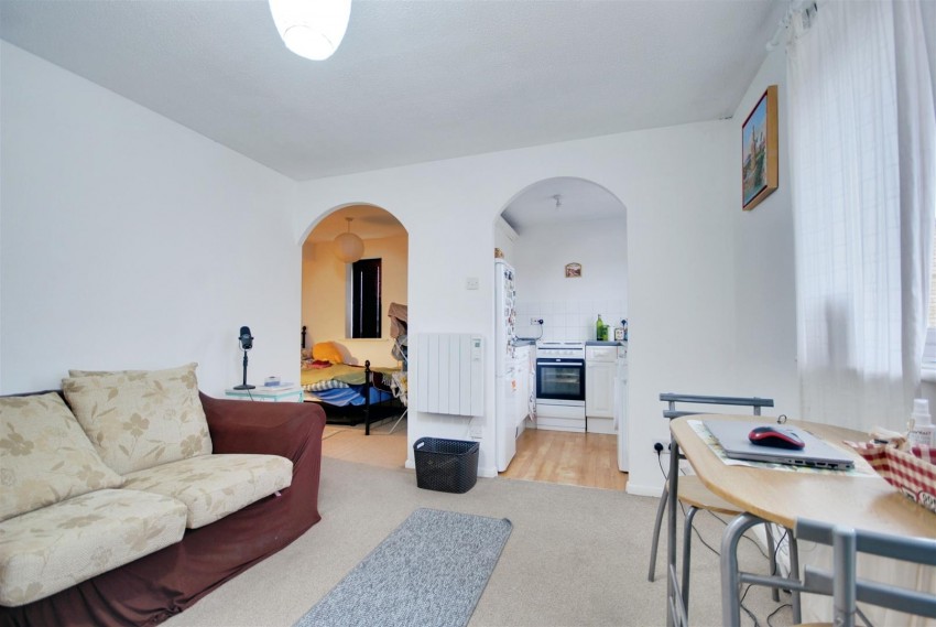 Images for CHISWELL COURT, REDUCED & CHAIN FREE