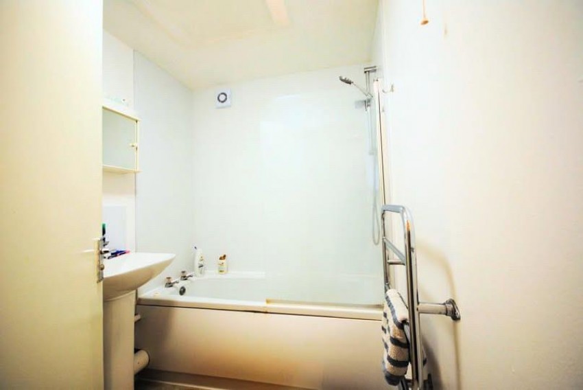 Images for CHISWELL COURT, REDUCED & CHAIN FREE