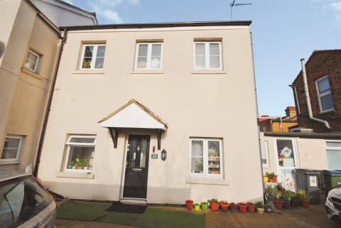 View Full Details for Benskin Road, Watford