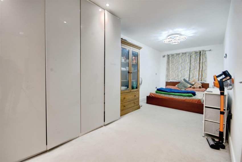 Images for Duncan Way, Bushey