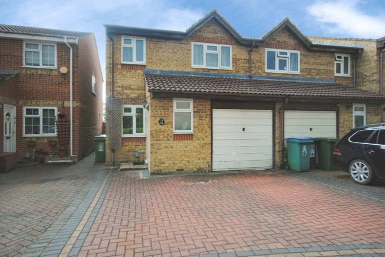Pioneer Way, Watford