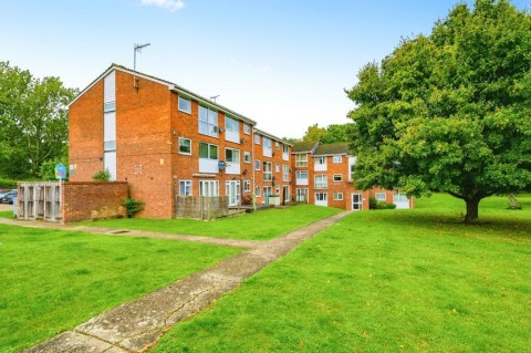 View Full Details for Nightingale Walk, Hemel Hempstead